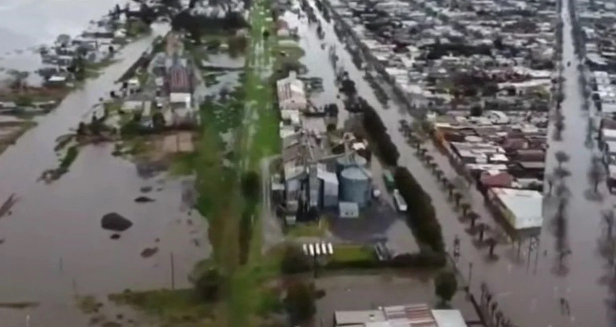 Rutas anegadas en Santa Fe