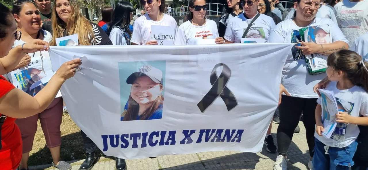 Se entregó uno de los prófugos asesinos de la hincha de Central