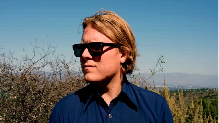 Ty Segall nos adelanta materia de su nuevo disco
